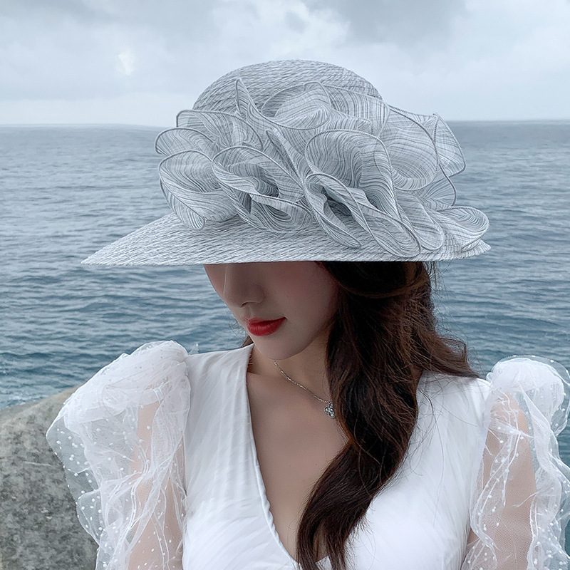 밝은 회색
