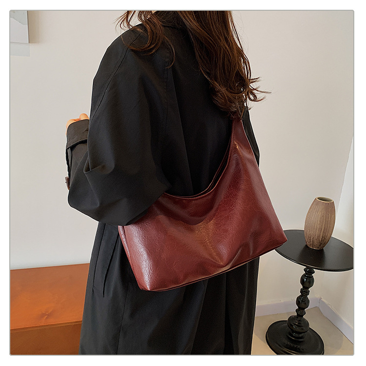 Large-capacity commuter bag for women, 2024 new style, fashionable and retro single-shoulder bag, casual and versatile, underarm tote soft leather bag undefined