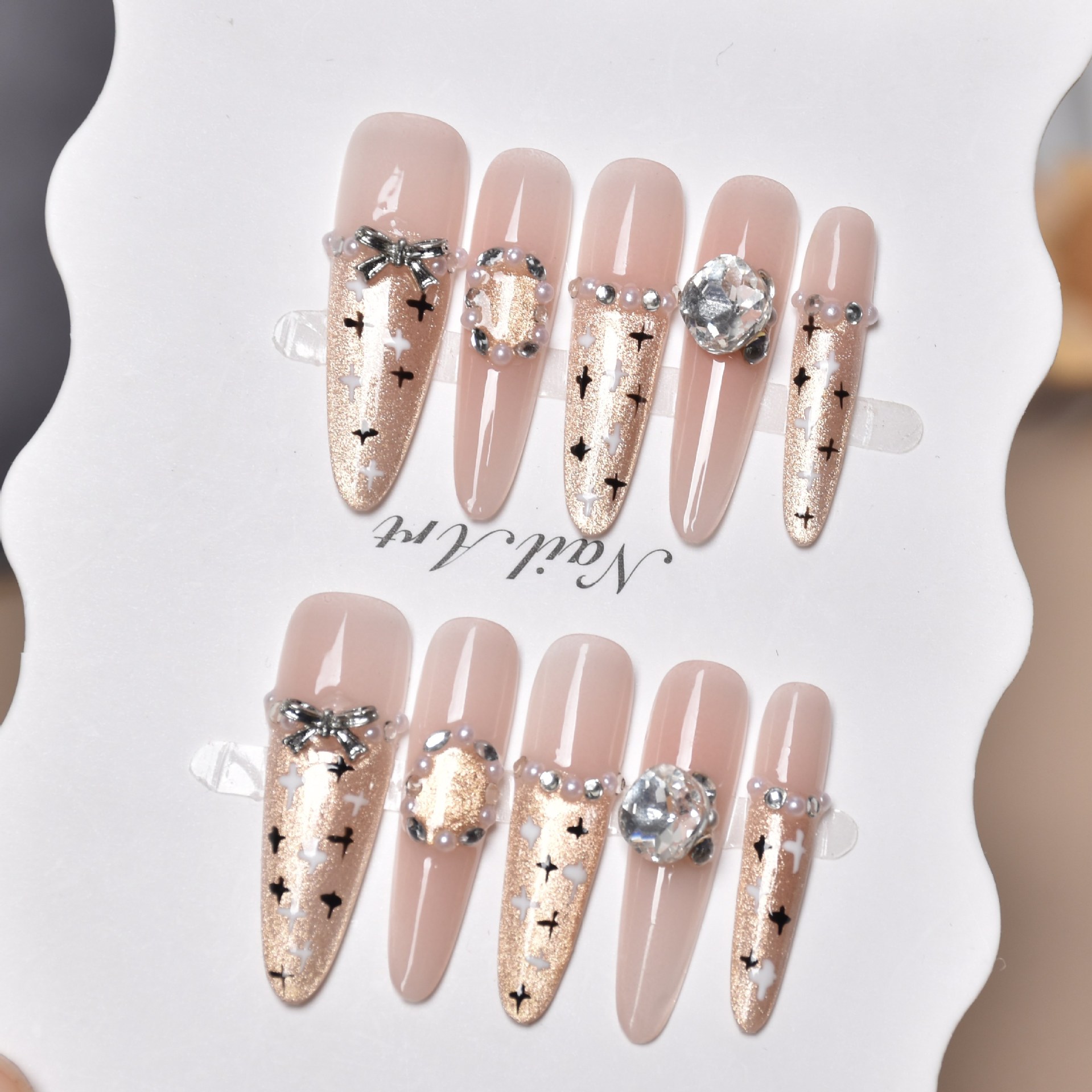 Uña de vestir piezas de uñas al por mayor otoño y invierno nuevo estilo de fragancia pura mano de uñas falsas productos terminados perro fino 4.0 largo