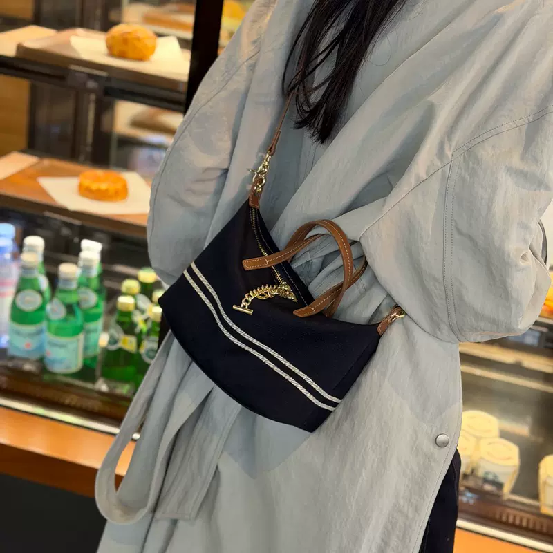 条纹包包女2026春夏新款牛仔布单肩手提包轻便斜挎包轻奢爆款女包