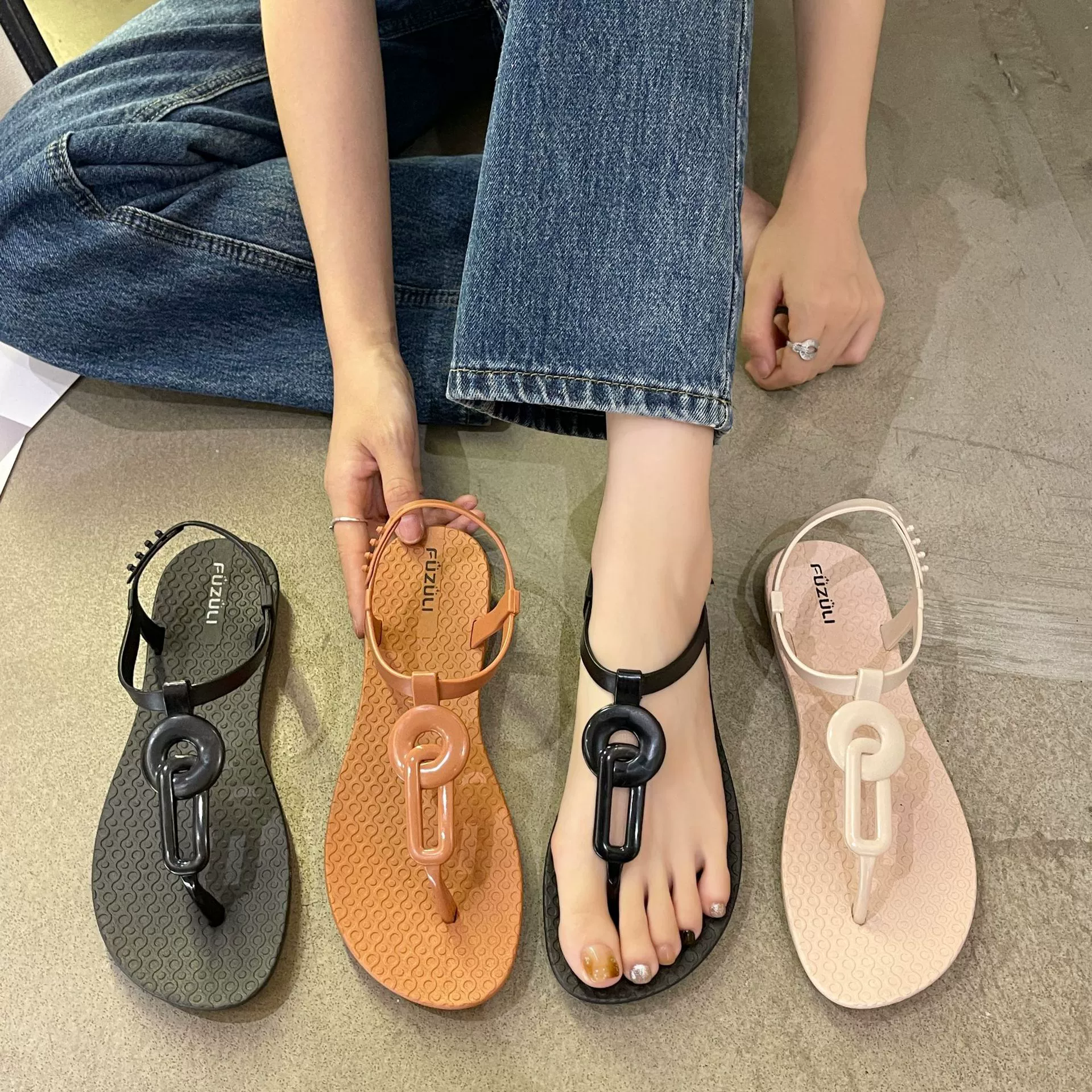 Summer beach sandals for leisure, fashionable slippers, beach style