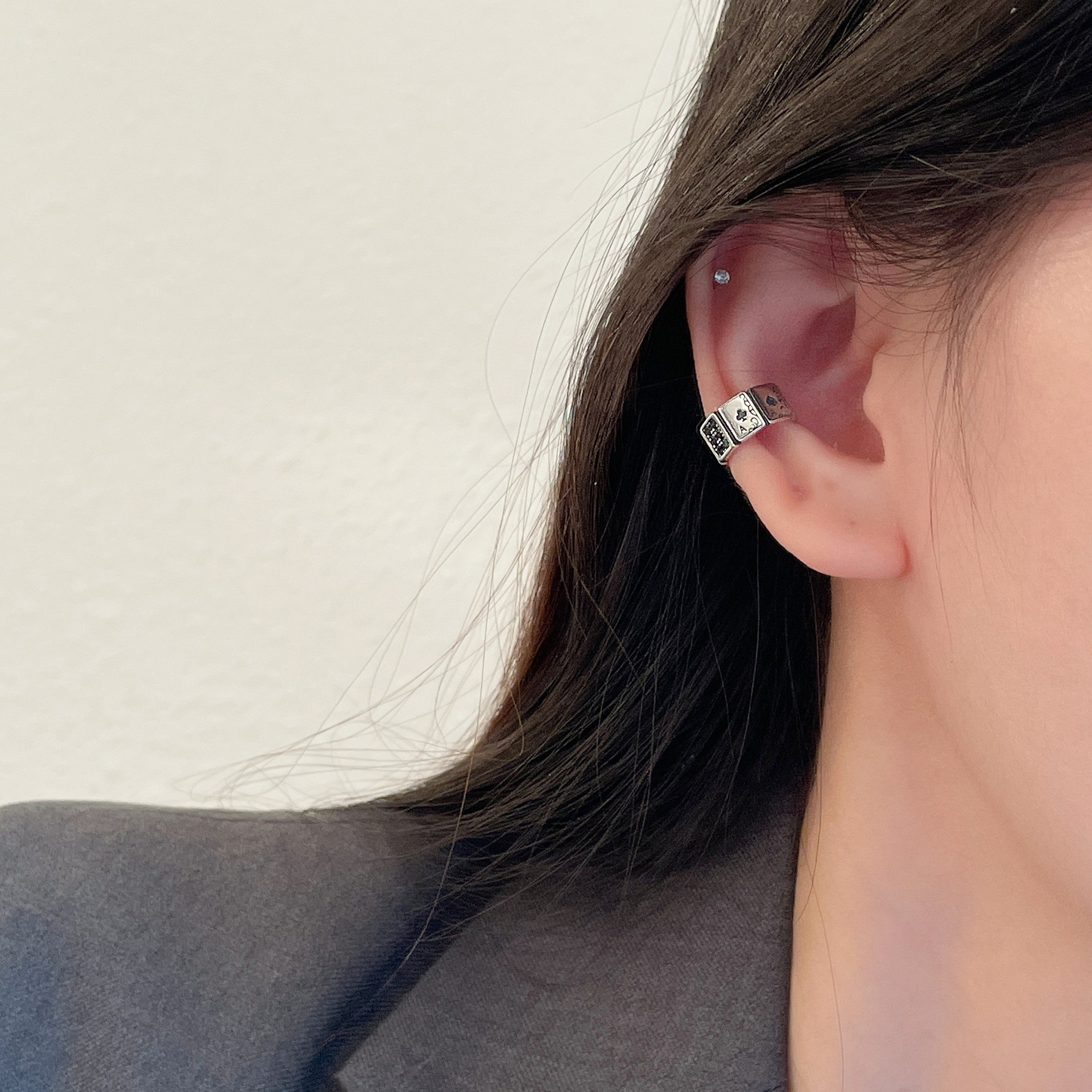 Estilo coreano moda poker diamante earless oído hueso clip mujer retro S925 plata personalizada pendientes hip hop pendientes
