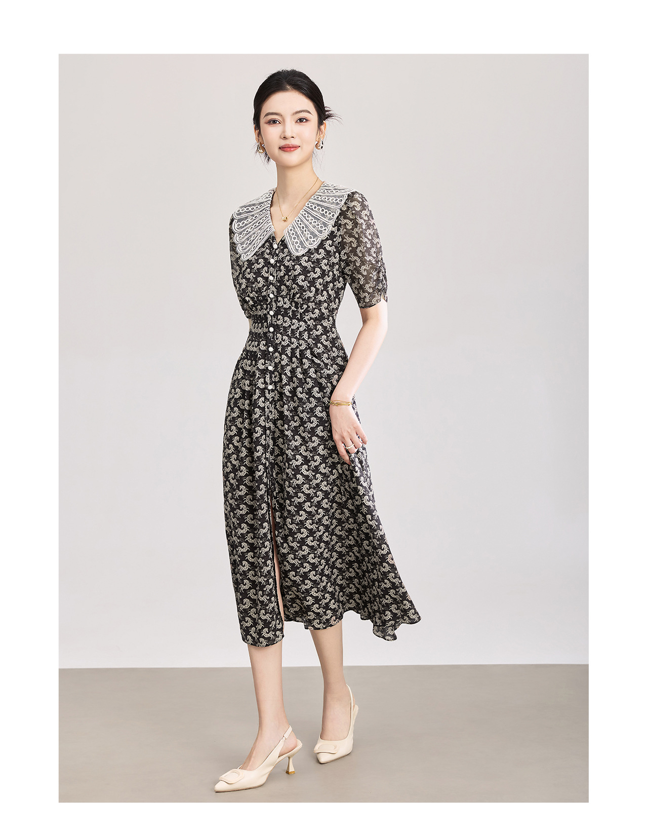Đầm maxi nữ thắt eo in họa tiết ngựa cổ ve phối màu — màu đen chi tiết 12