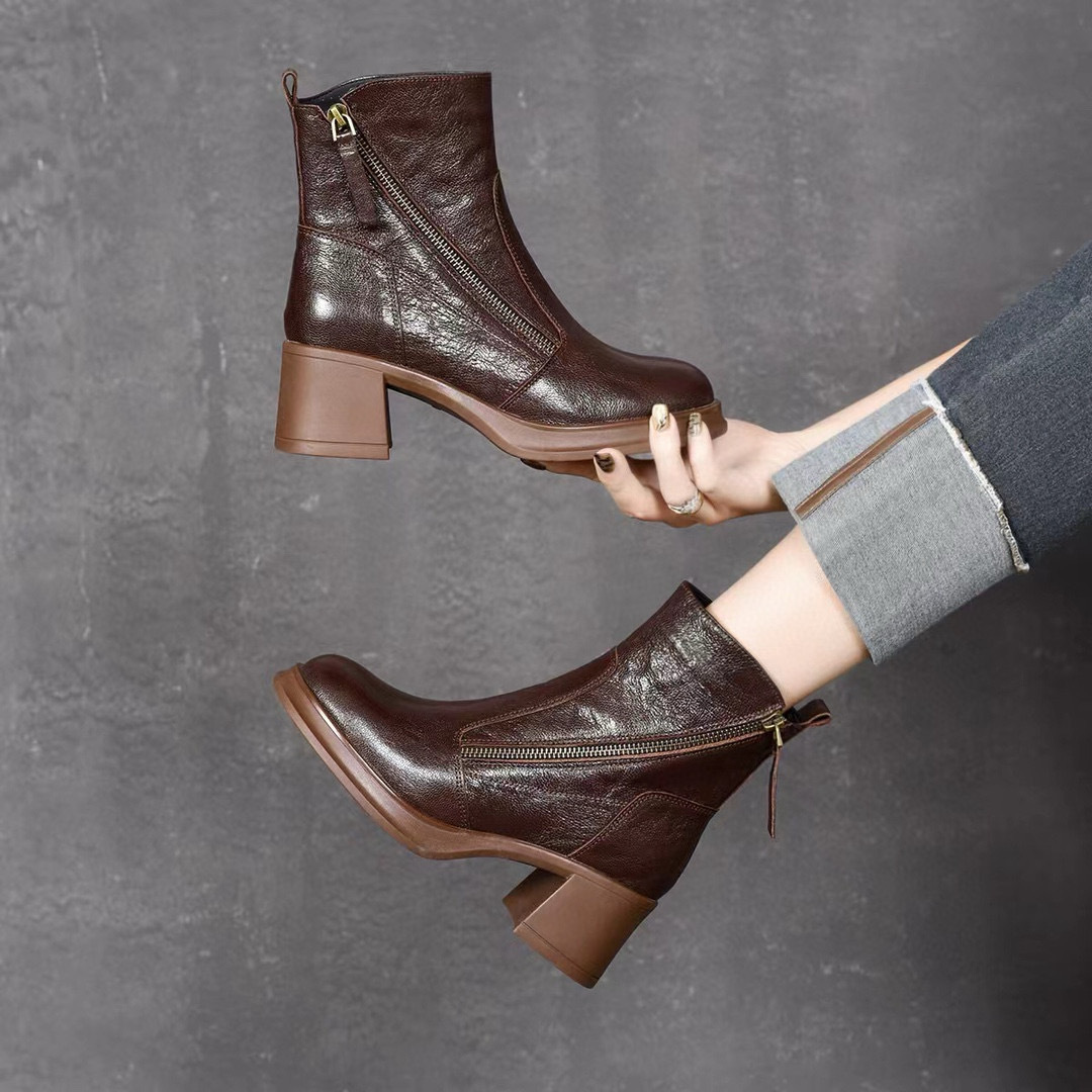 Leather boots women's 2024 autumn and winter new European and American style round head thick heel Chelsea boots oblique zipper knight boots women's high heel boots