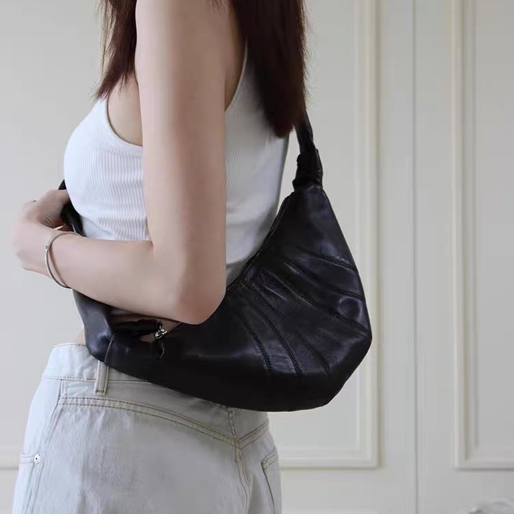 크로아상백 2026년 신상 출퇴근용 크로스백 작은 가방, 여유로운 스타일, 편안한 느낌, 손에 쏙 들어오는 심플한 만두백