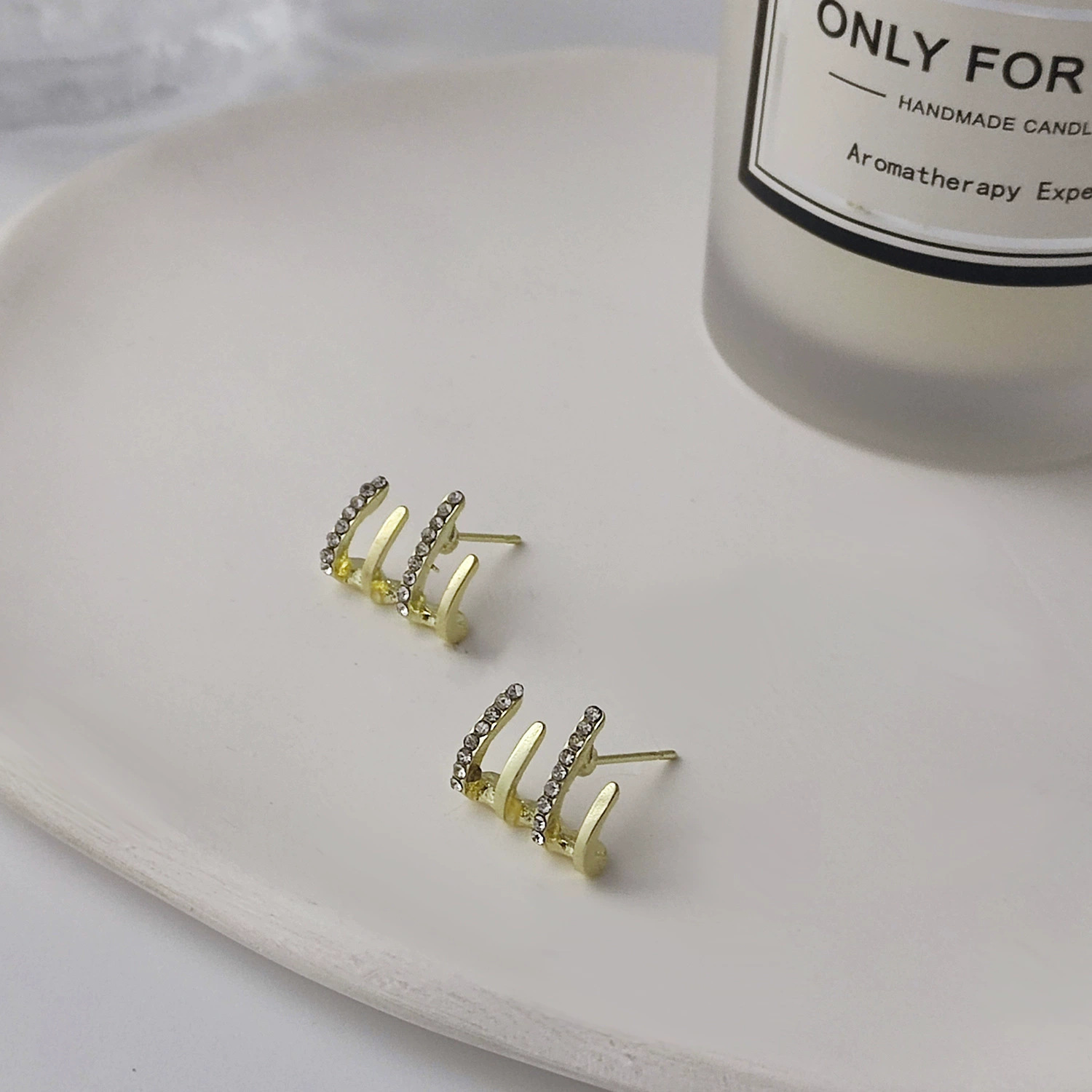 抖音同款小众设计高级感镶钻四爪耳排耳钉女轻奢时尚气质网红耳环