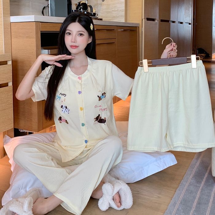 Pijamas de tres piezas al por mayor transfronterizos para mujer, pantalones cortos de manga corta de verano, cárdigan, traje de servicio a domicilio fresco de dibujos animados, algodón de nube