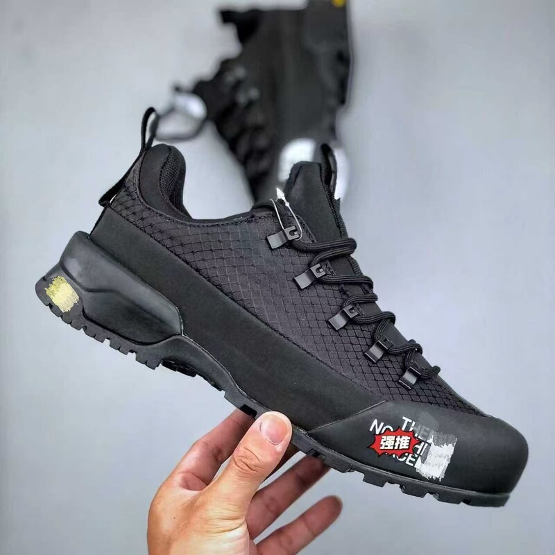 Putian's Popular Beijia Hiking Sports Shoes, Outdoor Low-Cut Water-Repellent Hiking Shoes, North Face Mesh Function