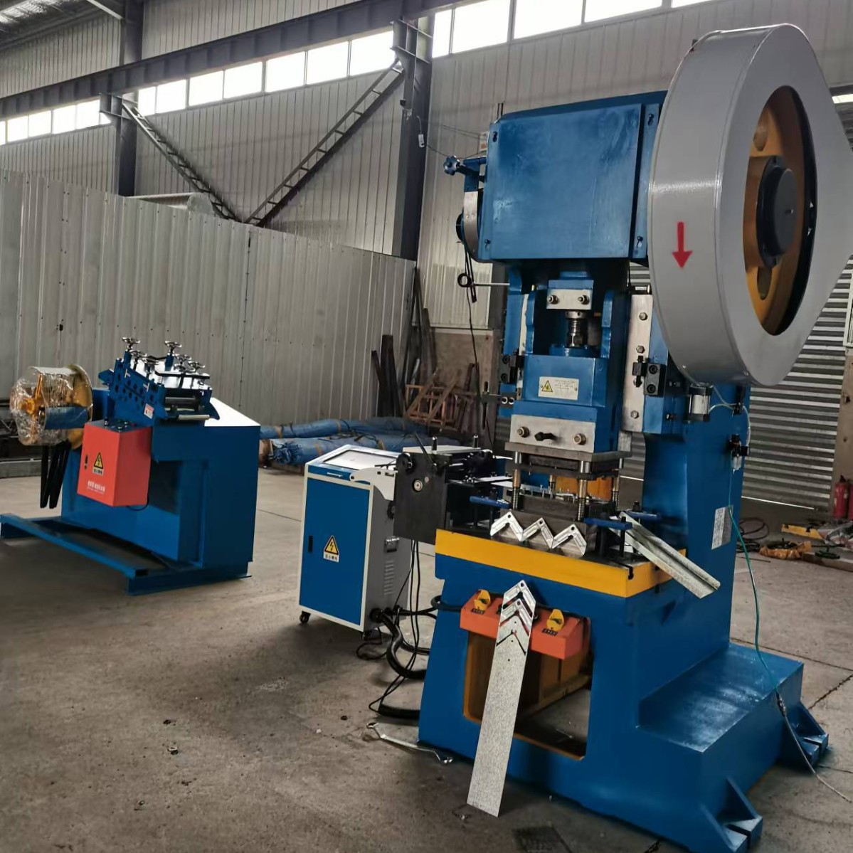 出口国外高速角码生产线 伺服送料机中英文系统 料架可带校平