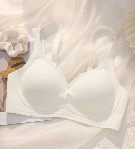Ropa interior desnuda sin rastros mujer soporte suave taza fija pecho pequeño se reúne en la taza de la palma de la mano contra la caída del bra