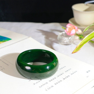 Jin Yu Tang Xinjiang Hetian Jade Collection Grade Hetian Jasper Bracelet with Smooth and Simple Lines