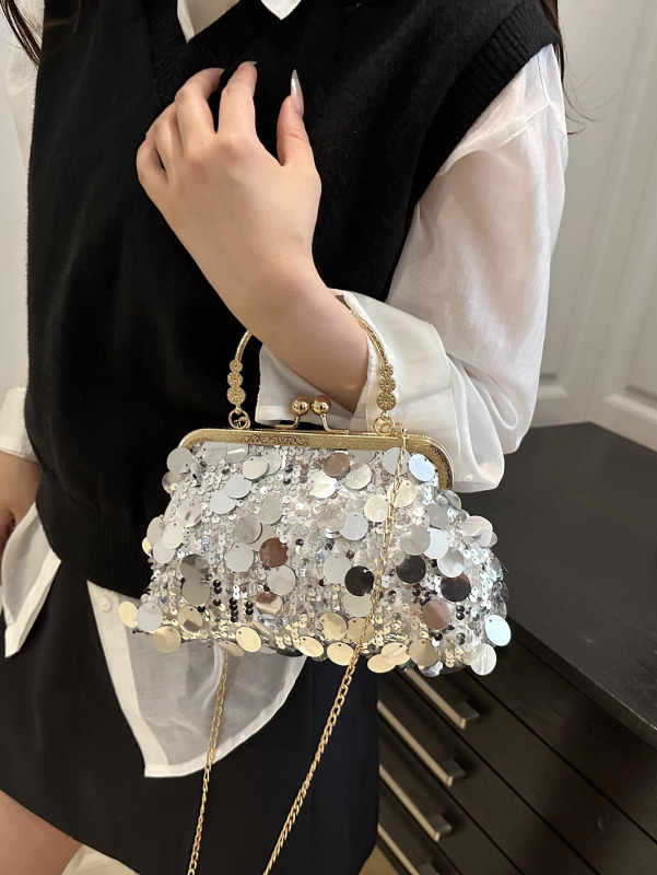 女性用のハイエンドのクリップオンイブニングバッグ、新しいレトロファッションハンドヘルドショルダーバッグ、ニッチチェーンスパンコールクロスボディバッグ|undefined