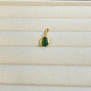 Wholesale Natural Dangerous Material Yang Green Emerald Gourd Pendant DIY Accessories Niche Joker Design Bracelet Necklace Silver