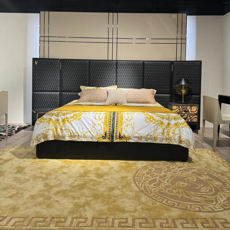 Italian-Style Light Luxury Black Embroidered Double Bed for Villa Model Room, Large Master Bedroom, King-Size Bed, Wedding Bed Italian-Style Light Luxury Black Embroidered Double Bed for Villa Model Room, Large Master Bedroom, King-Size Bed, Wedding Bed