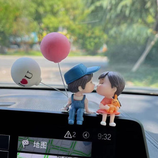 Internet Celebrant Car Ornaments Wholesale Car Car Car Accessories Cute Kiss Couple Doll Electric Car Decoration Ornaments