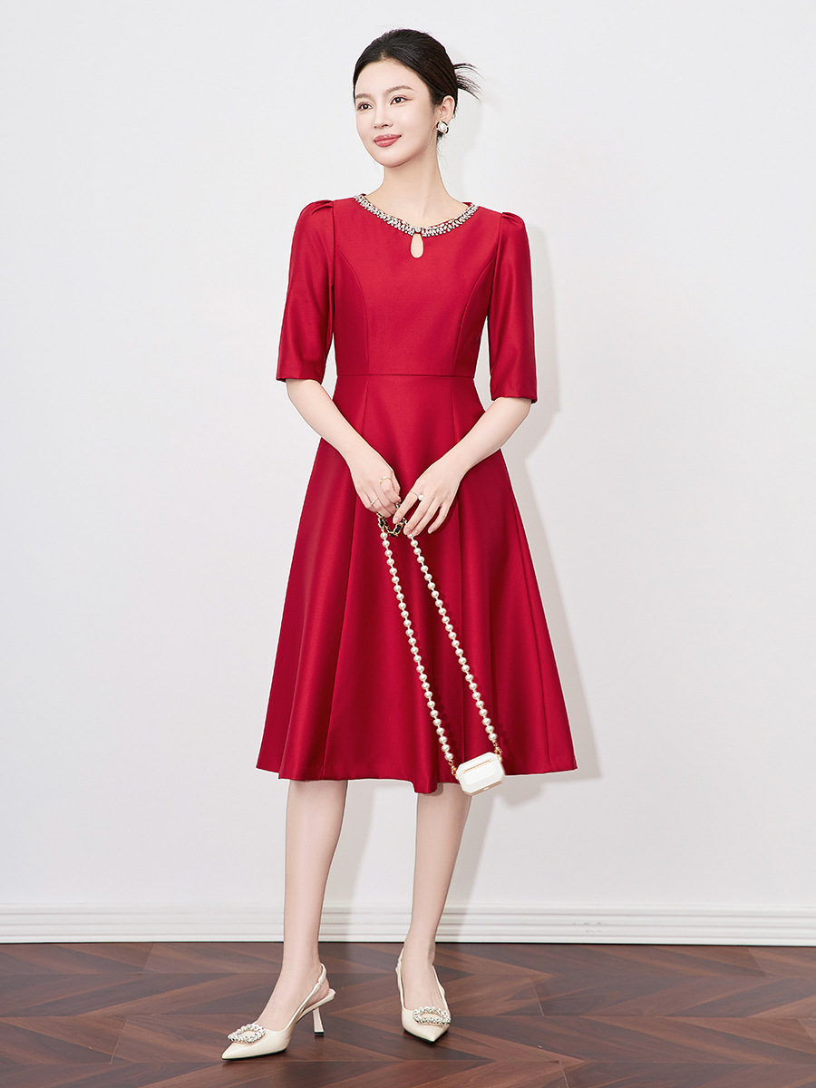 Váy đầm dạ hội đính kim cương cổ tròn thắt eo nữ — Màu đen