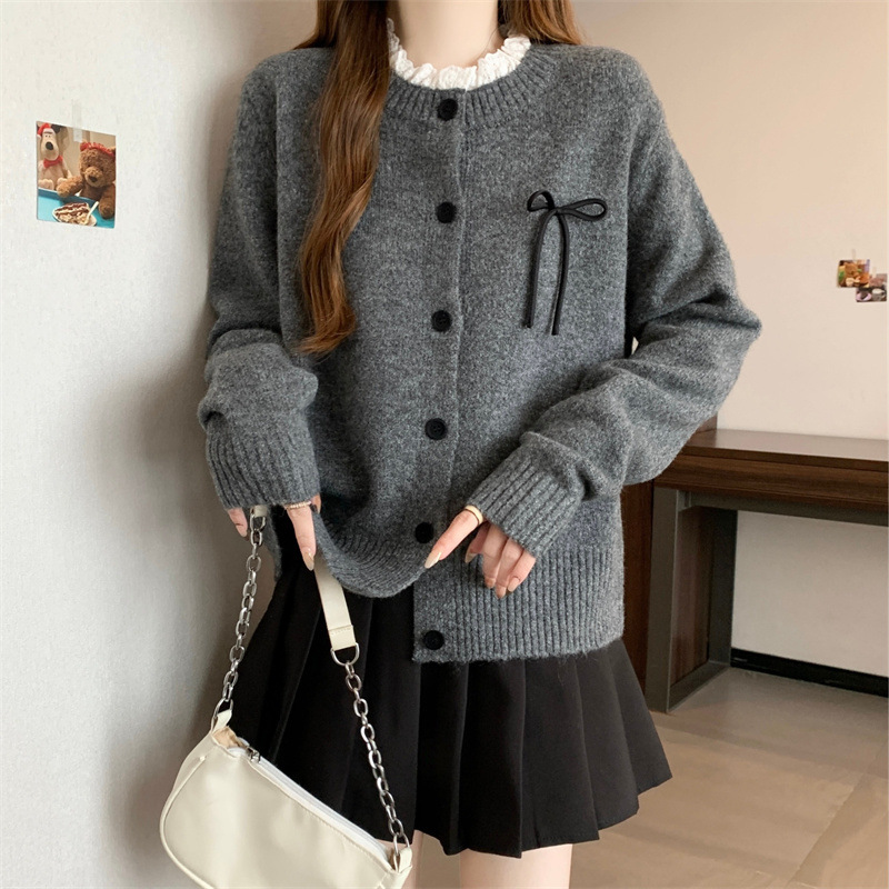 French Retro Lazy Style Lace Splicing Knitwear for Women Autumn and Winter Soft and Waxy Style Round Neck Button Knitwear