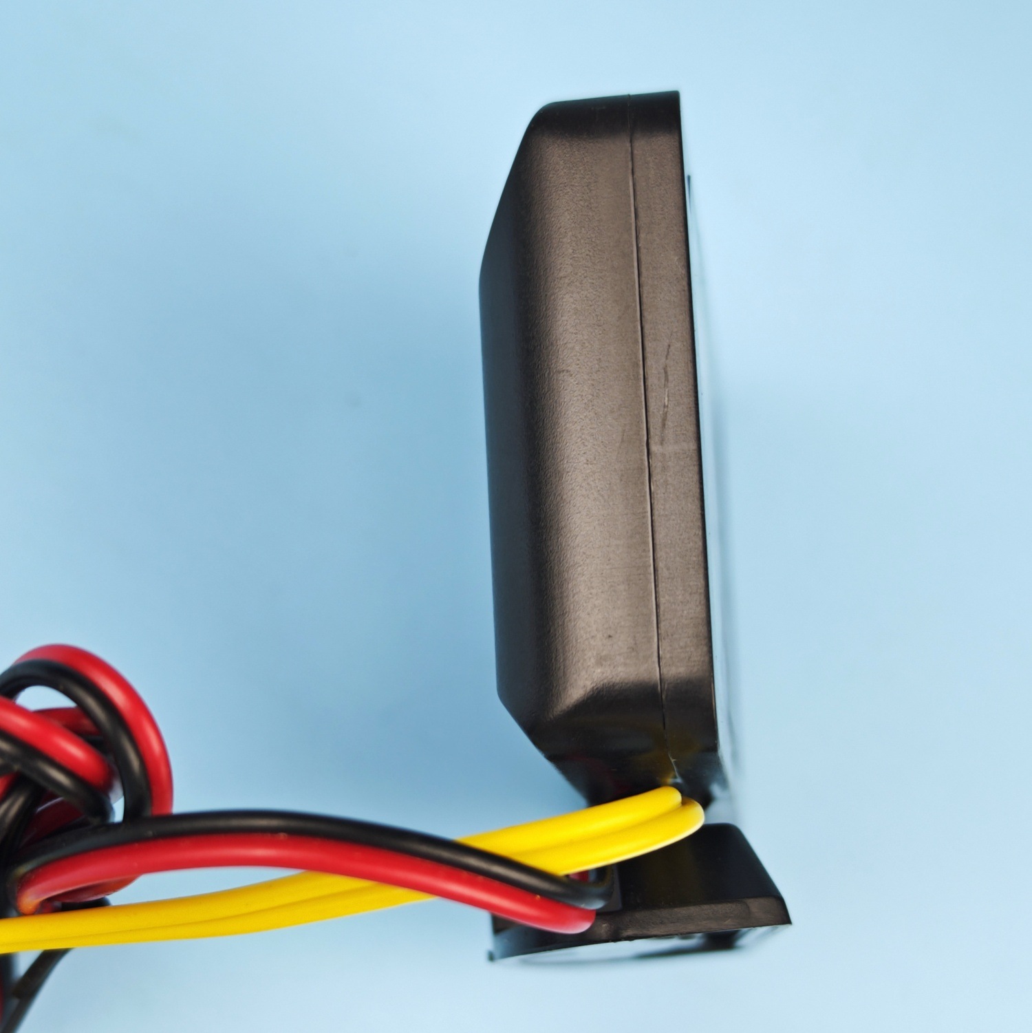 Universal Water Temperature and Voltage Integrated Meter for Cars, Trucks, and Engineering Vehicles, Digital Display Water Temperature and Voltage Two-In-One Meter 12V24V