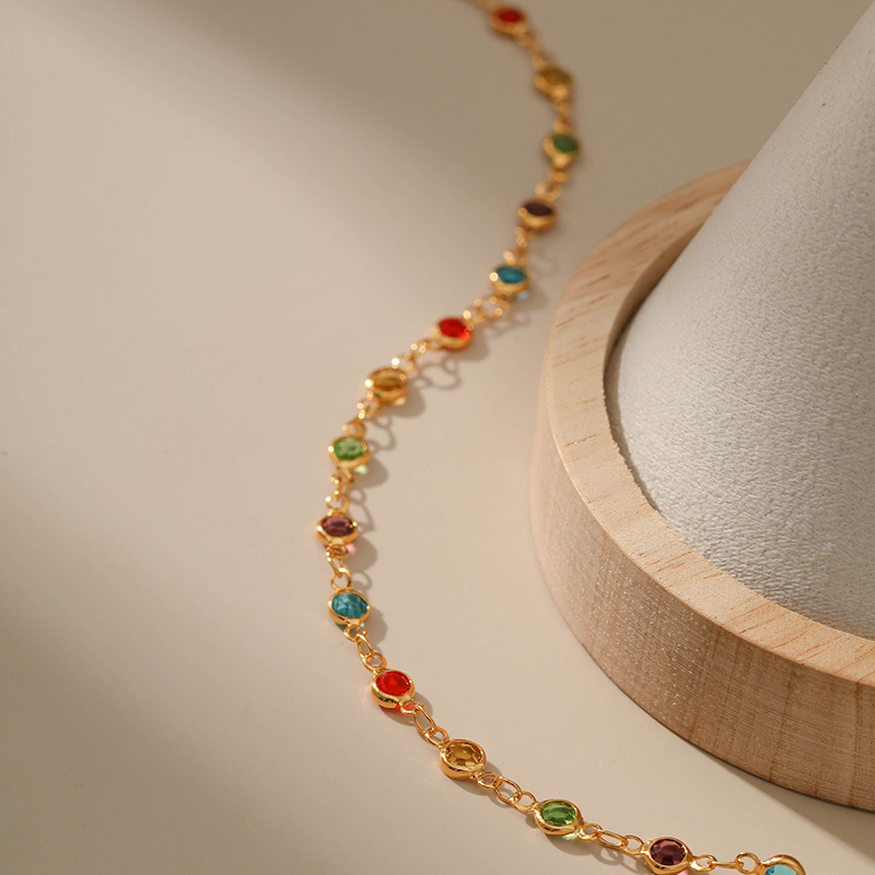Retro Round Copper Inlaid Zircon Necklace