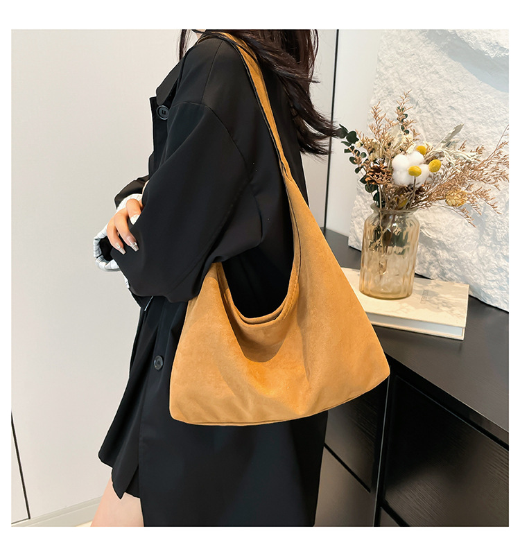 Retro casual commuting large-capacity bag for women, 2024 new autumn and winter suede tote bag, niche casual single-shoulder bag undefined
