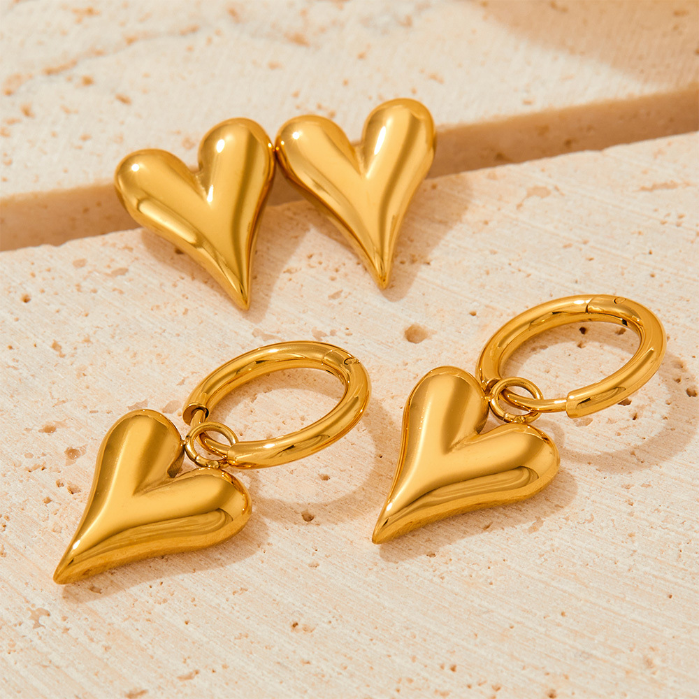 1 Pair Retro Heart Shape Plating Stainless Steel Drop Earrings Ear Studs display picture 1