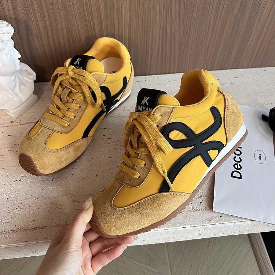 Chaobunan pequeño aumento de altura de 6 cm zapatos de entrenamiento de mujeres 2025 nuevo retro Gump zapatos deportivos ociosos