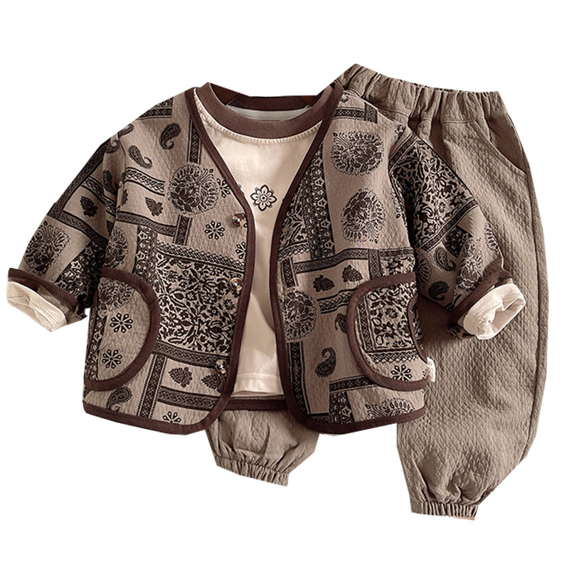 赤ちゃんの長袖の秋の服のスーツの男の子の子供の春秋の金の洋風のコートの秋の薄い茶色の復古の3つのセットの卸売り|undefined