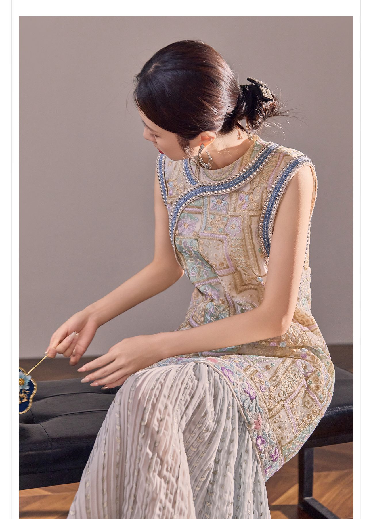 Đầm maxi nữ thêu tay phong cách Trung Hoa mới, tay ngắn, cổ tròn, chân váy dài có thể tháo rời — Màu xanh mơ chi tiết 3