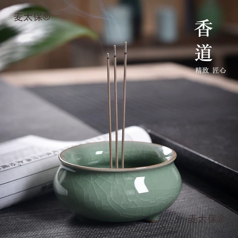 Буддийская трехногая курильница Целадон, маленькая керамическая курильница для домашнего использования в помещении, курильница для поклонения Будде.