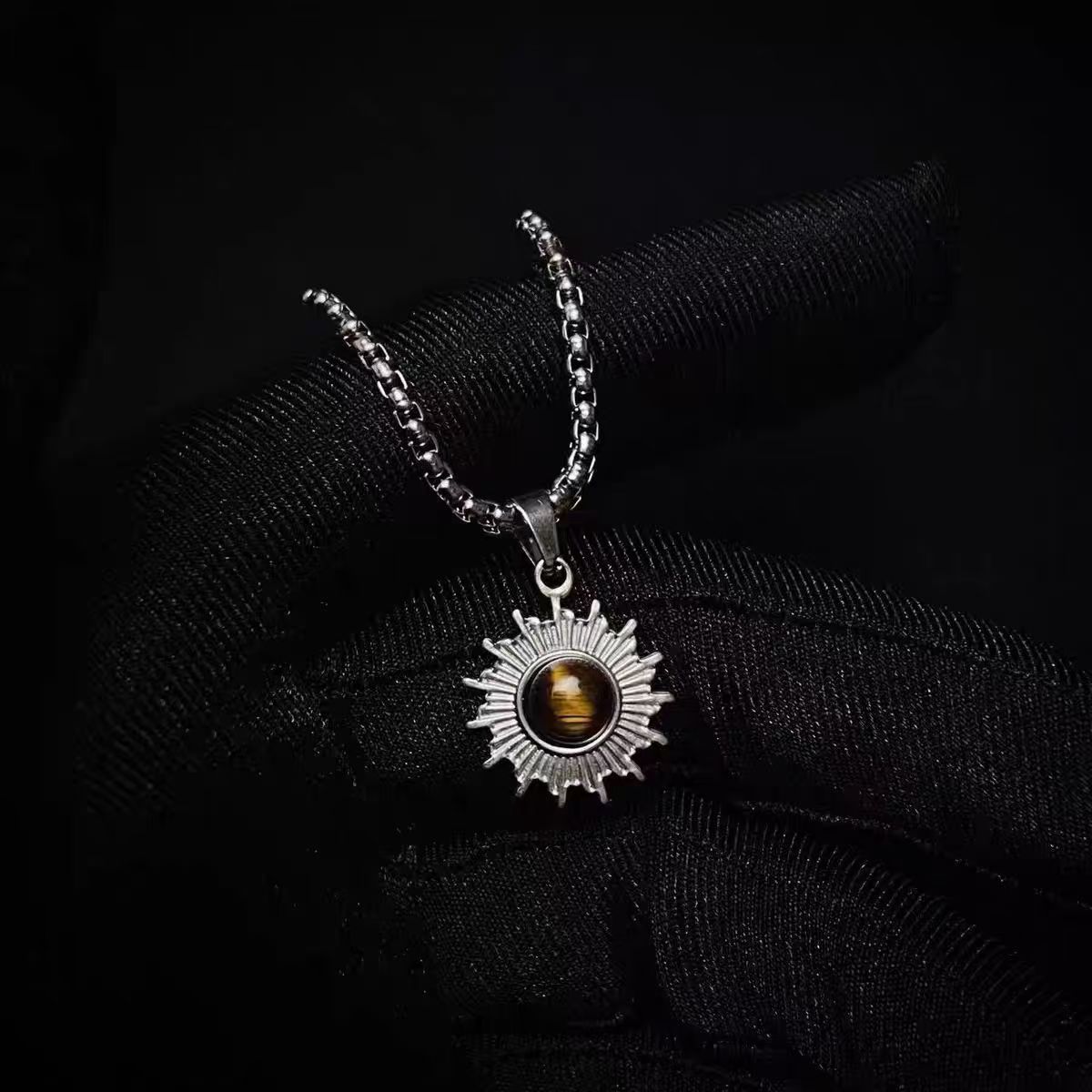 Sunflower Pendant Necklace With Tiger Eye Stone For Men_voghion.com