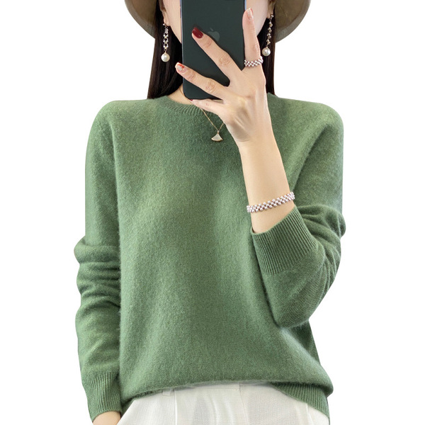 Woolen knitted sweater with a round collar