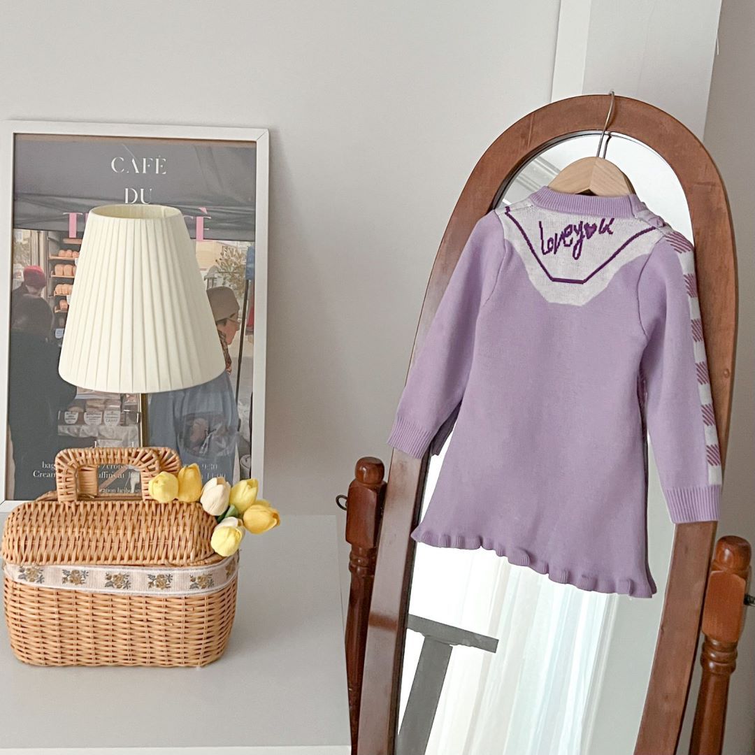 Herbst und Winter 2023 Neue Prinzessin Kleines Mädchen Modische Lila Baby Cartoon Stern Kaninchen Pullover Kleid Niedlich_voghion.com