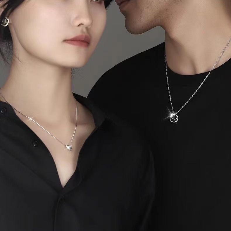 Modern Mobius Pendant Necklace For Men In Stainless Steel_voghion.com