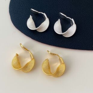 ��ʽ���sС���OӋ��Ť�D���ٶ�ȦŮ�߼��ж��A�o����Ů����P���