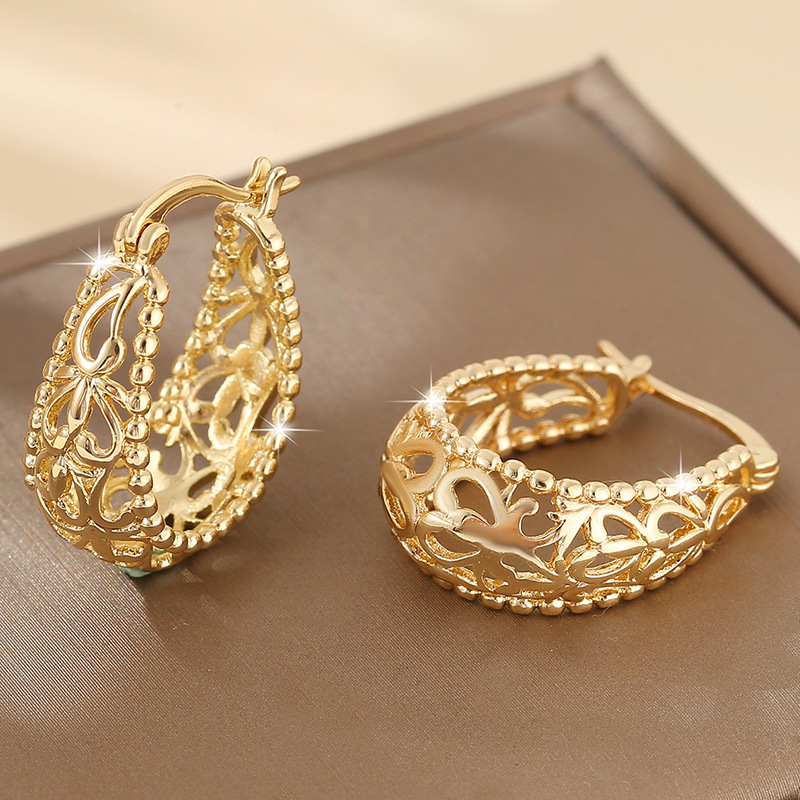 European and American style elegant retro geometric hollow pattern big ear ring exquisite high sense earrings earrings women a generation of hair