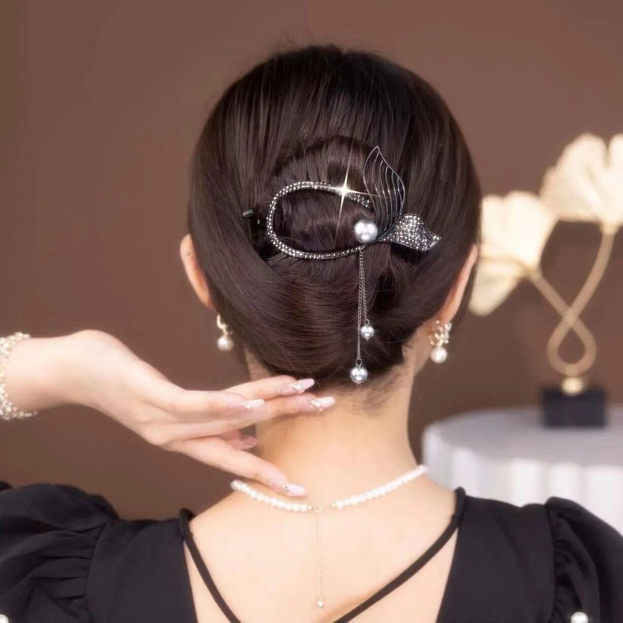 New Fishtail Barrettes Back Head Pearl Tassel Grip Frog Buckle Korean Style Hairpin Back Head Updo Gadget