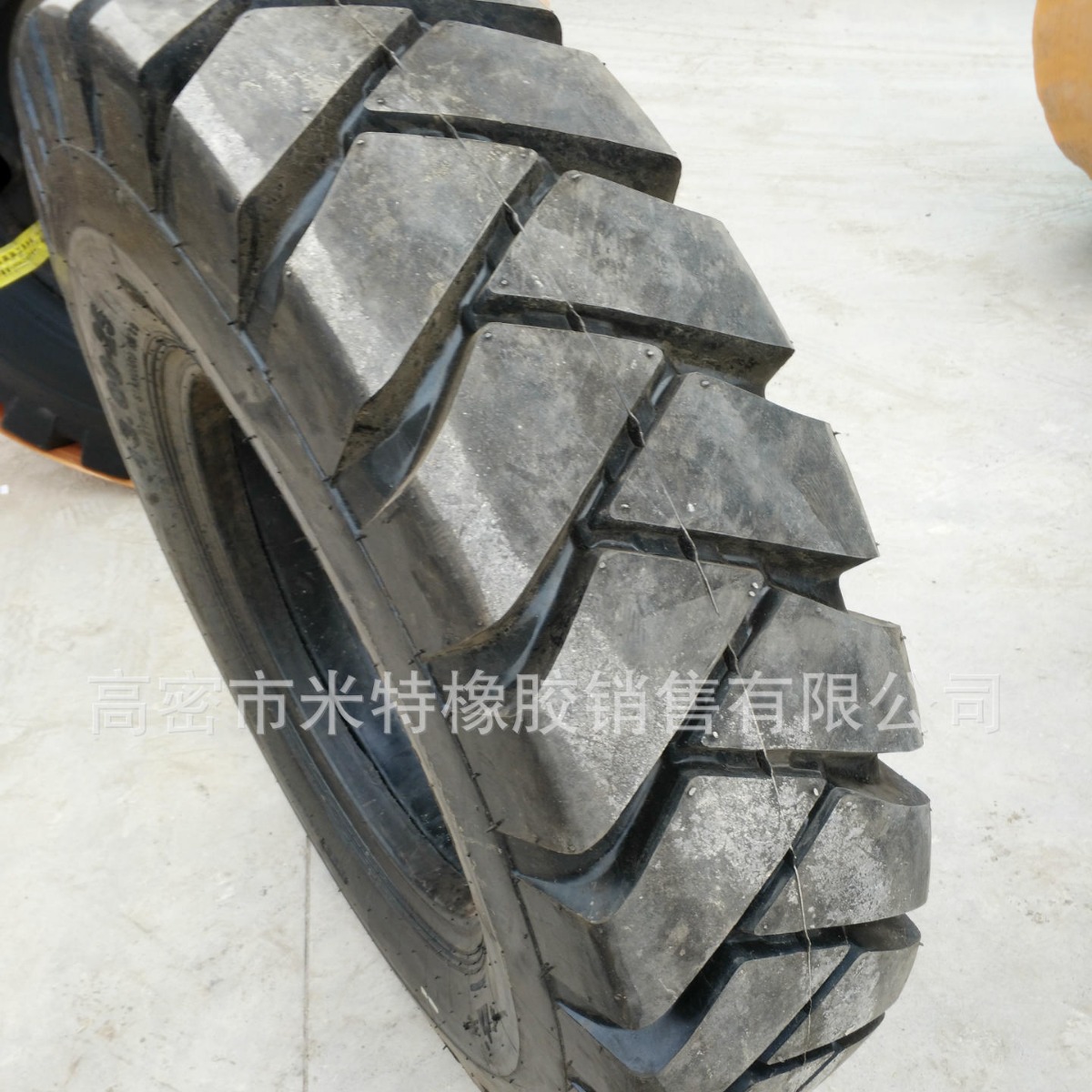 1300-25两大块花纹大量批发  优质耐磨