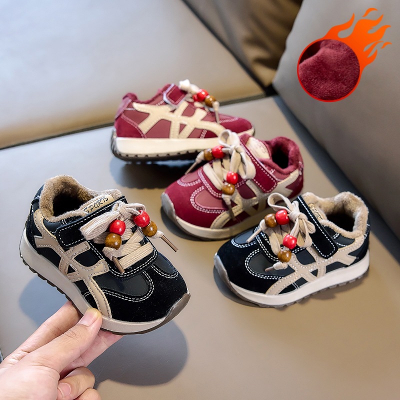 Al por mayor un invierno de 2025 nuevos zapatos deportivos para niños y niñas para bebés calentadores zapatos de algodón suaves