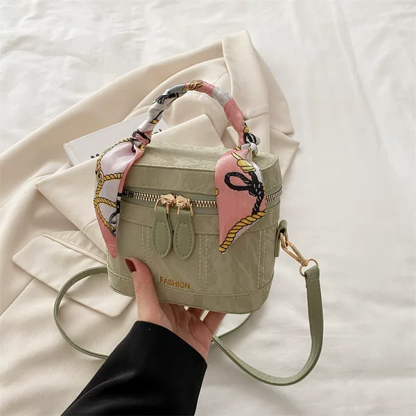 Trendy Small Handbag for Women 2026 Summer New Korean Fashion Single-Shoulder Small Square Bag Niche Design Crossbody Bucket Bag