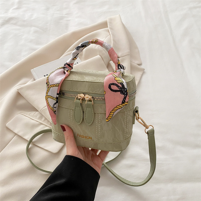 Trendy Small Handbag for Women 2026 Summer New Korean Fashion Single-Shoulder Small Square Bag Niche Design Crossbody Bucket Bag Trendy Small Handbag for Women 2026 Summer New Korean Fashion Single-Shoulder Small Square Bag Niche Design Crossbody Bucket Bag