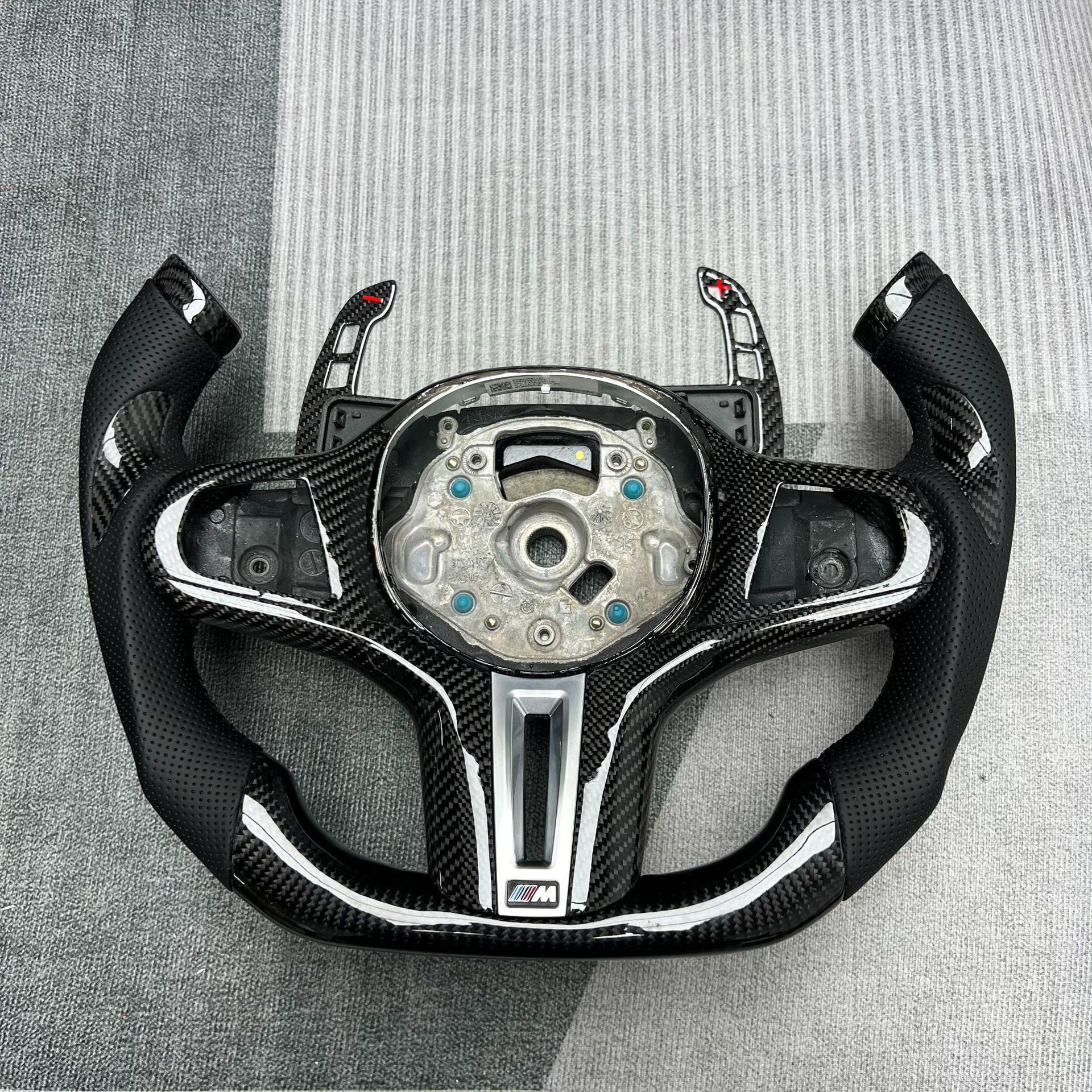 Suitable for Bmw Carbon Fiber Steering Wheel Processing and Customization, G38/G Chassis/Steering Wheel Full Series Upgrade Modification