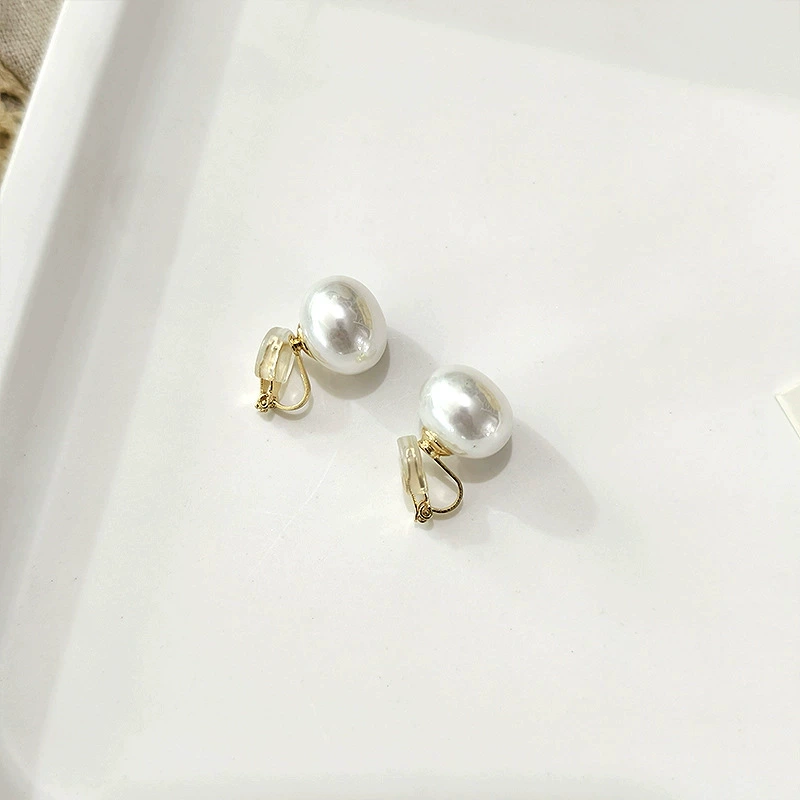 Earrings from pearl, small design ear clips