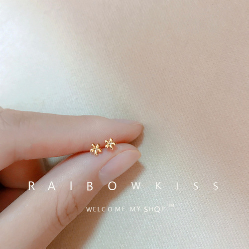 Flower earrings 2024 new trendy summer earrings can be worn at work, invisible ear piercing jewelry, small and simple