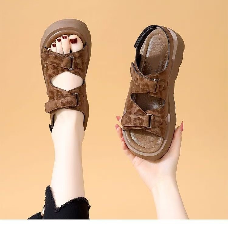 2026 verano nuevo estilo de moda versátil con una sola suave antideslizante con una falda sandalias de playa
