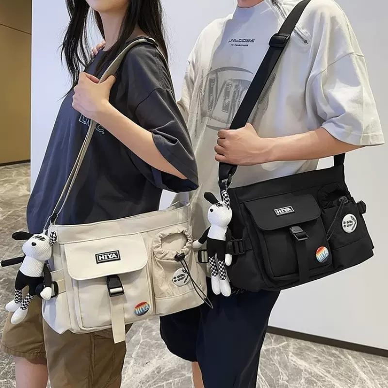 男士斜挎包日系原宿风工装包校园学生包大容量出游轻便简约斜挎包