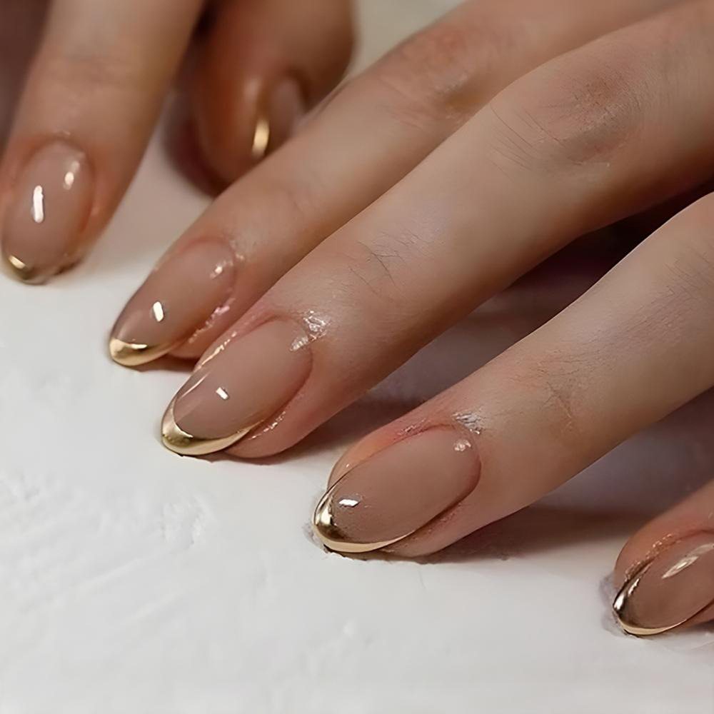 Uña de uso, manicure francesa de estilo simple, manicure de alto nivel, manicure de uso, manicure cortas y medianas. image 1