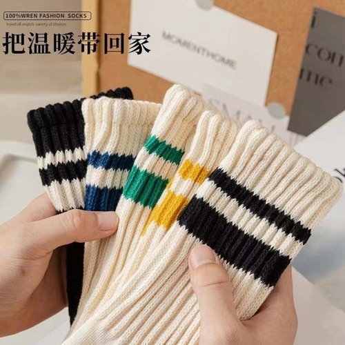 Thickened mid-tube socks for women with shark pantyhose, autumn and winter long tube, winter color-blocking Japanese thick lines piled with warm stockings