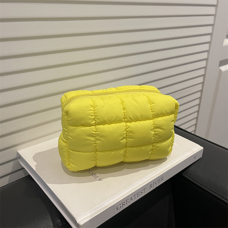 Cute Makeup Bag, New Quilted Makeup Bag, Wallet, Toiletries, Solid Color Zipper Pouch, Checkered Clutch Bag Cute Makeup Bag, New Quilted Makeup Bag, Wallet, Toiletries, Solid Color Zipper Pouch, Checkered Clutch Bag