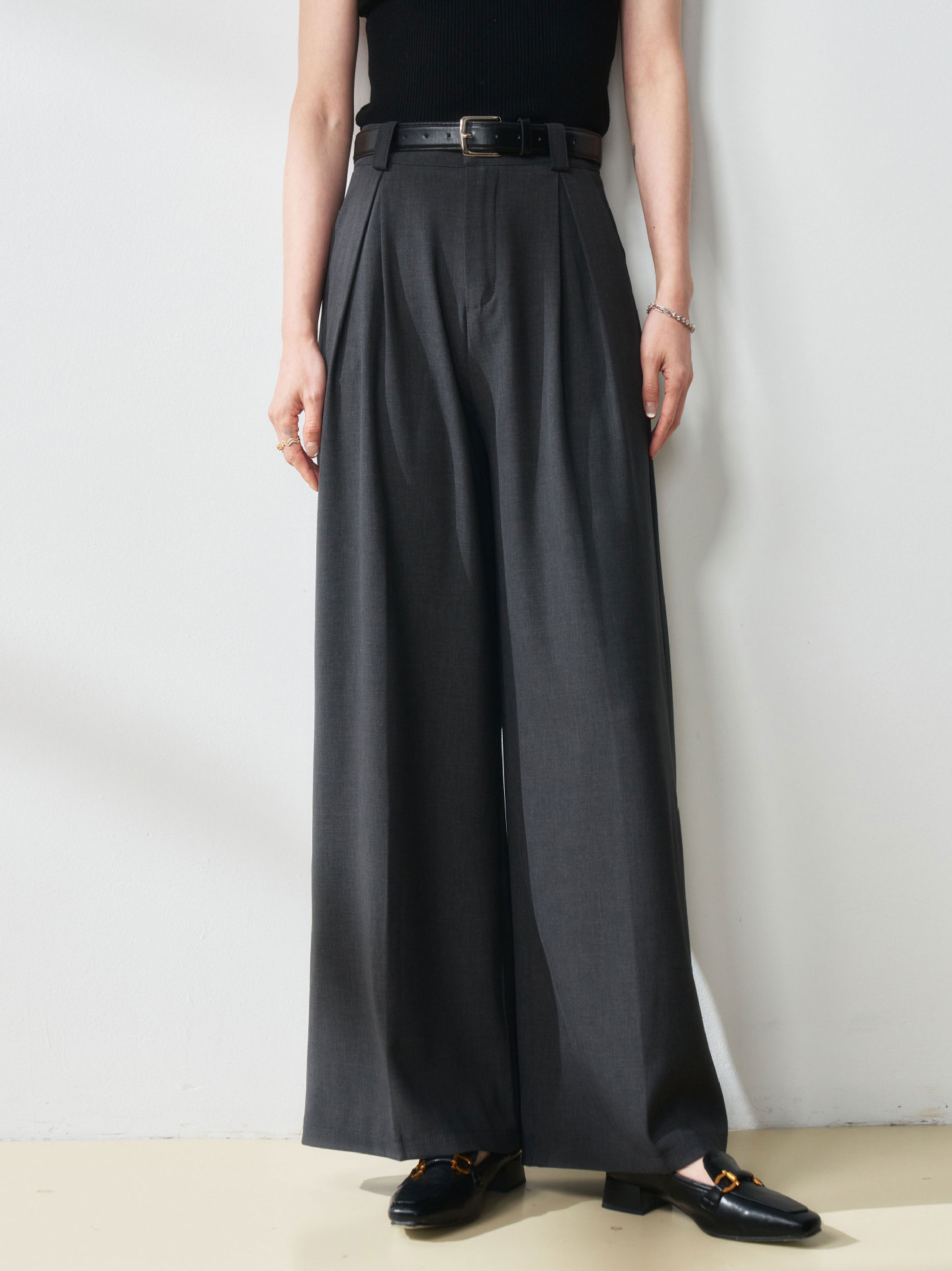 Pantalones para mujeres [el rey de los pantalones de piernas delgadas] plácidos y sueltos para los viajeros, pantalones de trajes de piernas largas para mujeres 25133