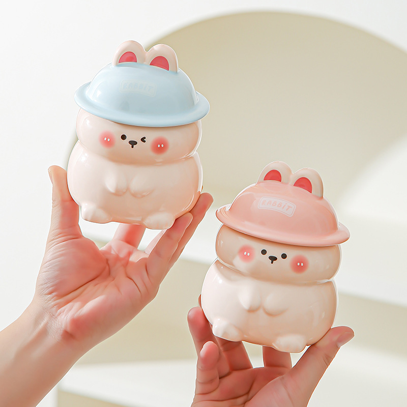 Dibujado a mano encantador conejo tridimensional taza de marca creativa regalo de cumpleaños taza de cerámica de dibujos animados estudiantes con taza de agua cubierta